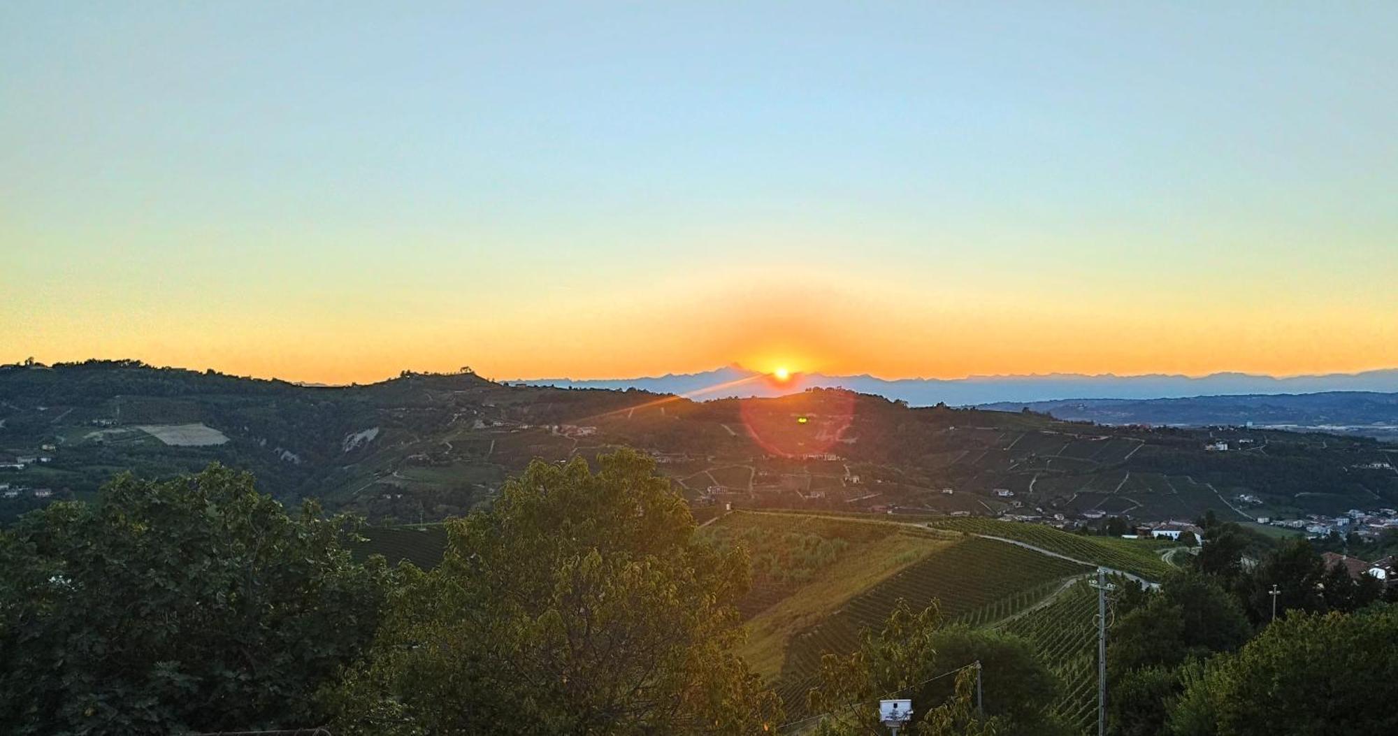 Casa Rubbo - Appartamento In Collina 'Monviso' Alba Kültér fotó