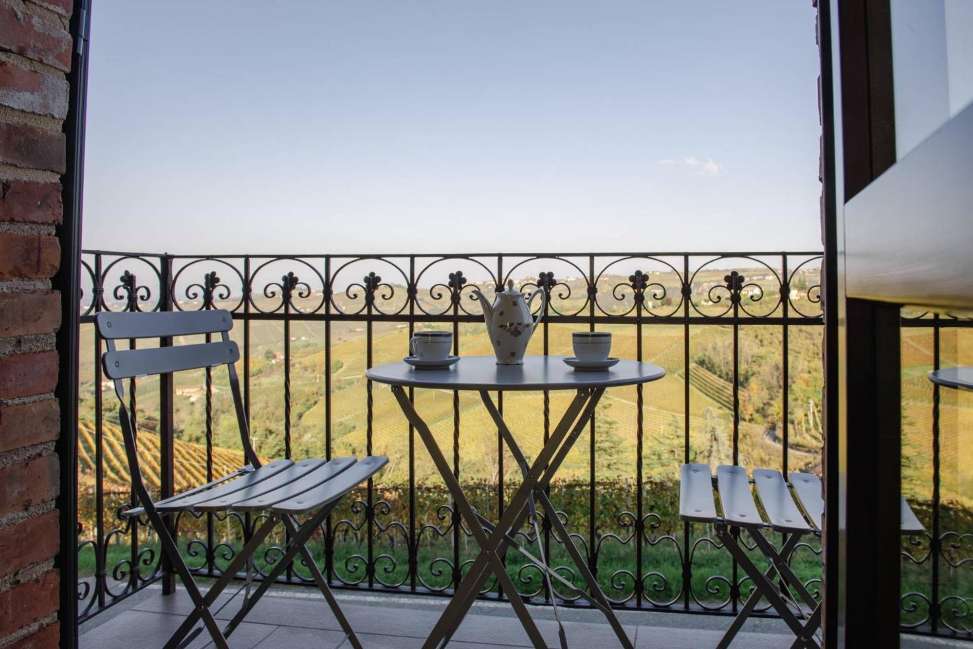 Casa Rubbo - Appartamento In Collina 'Monviso' Alba Kültér fotó