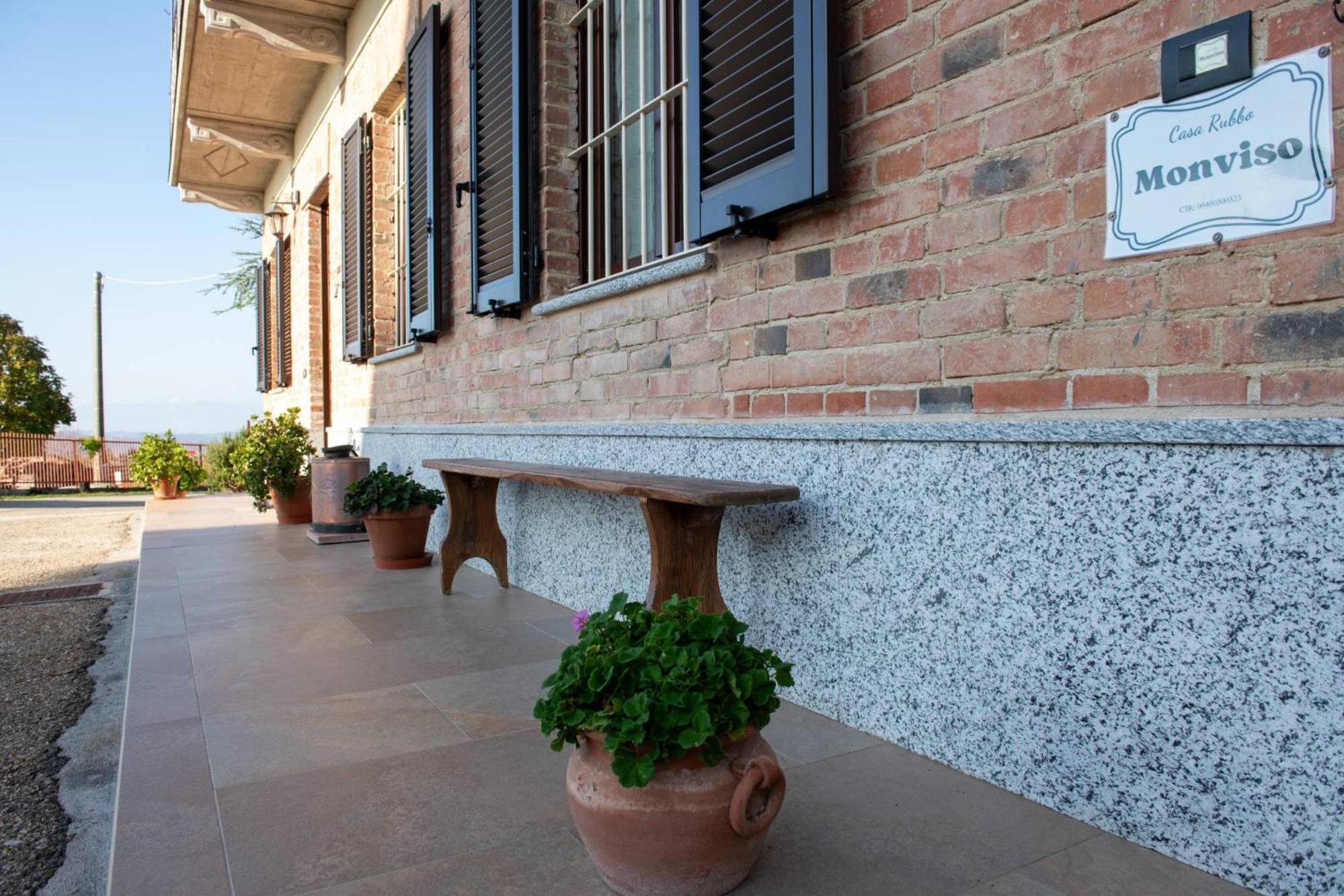 Casa Rubbo - Appartamento In Collina 'Monviso' Alba Kültér fotó